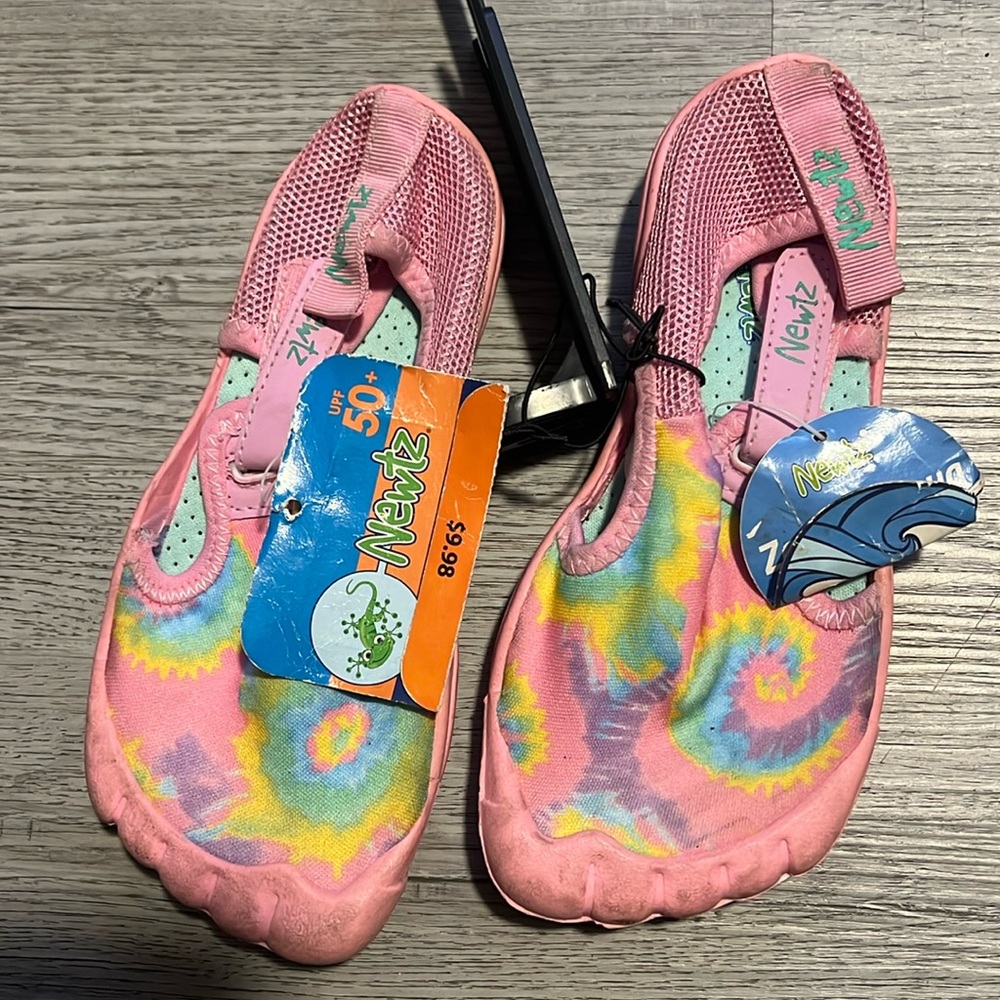 Newtz Water Shoes Girl's Size 13/1 Pink Swirls 50+ UPF